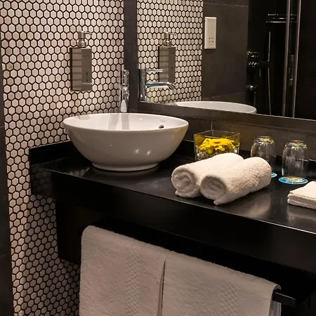 Be.hotel Ξενοδοχείο